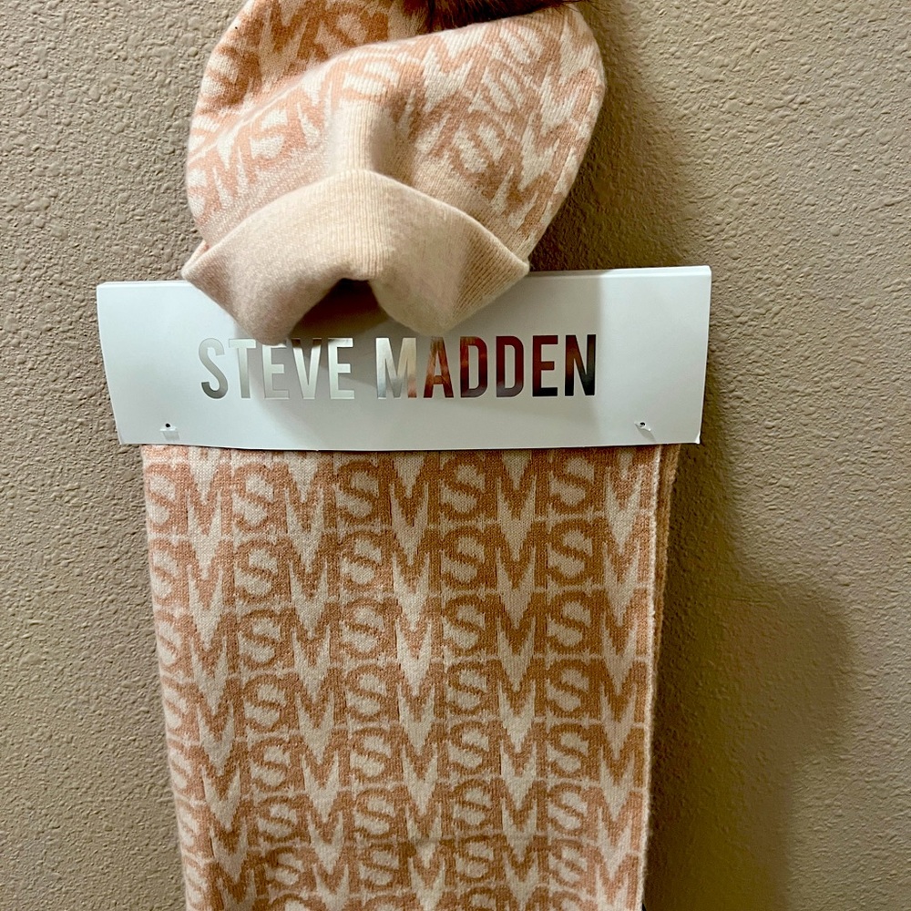 Steve Madden scarf and hat set